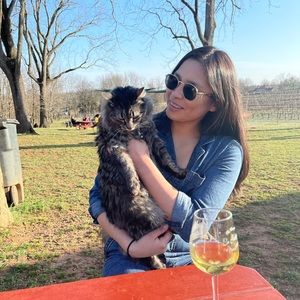 Meet your Posher, Sharon